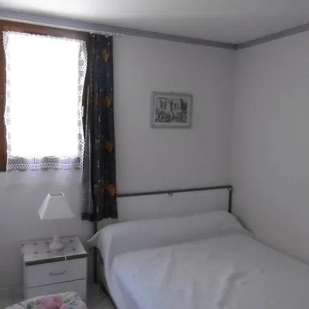 Holiday home **gruissan : Climatisee, 6 Pers, Piscine, Acces Direct Plage, Parking, Commerces Proches** - Fr-1-796-53