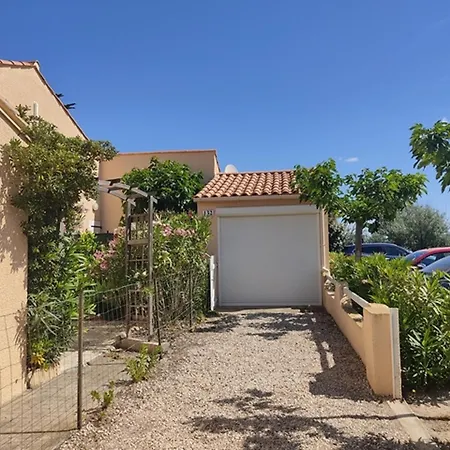 **gruissan : Climatisee, 6 Pers, Piscine, Acces Direct Plage, Parking, Commerces Proches** - Fr-1-796-53