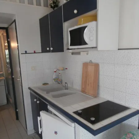 **gruissan : Climatisee, 6 Pers, Piscine, Acces Direct Plage, Parking, Commerces Proches** - Fr-1-796-53 Holiday home *