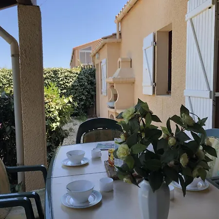 **gruissan : Climatisee, 6 Pers, Piscine, Acces Direct Plage, Parking, Commerces Proches** - Fr-1-796-53 *